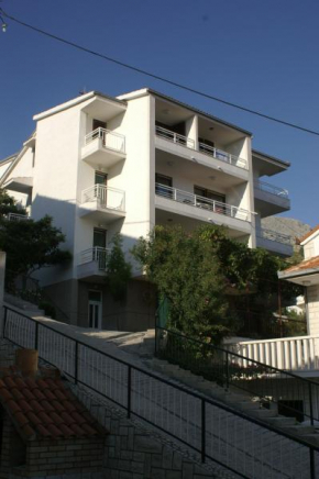 Apartments by the sea Duce, Omis - 945